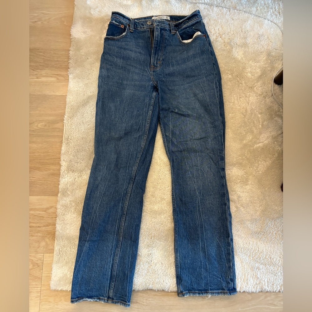Abercrombie Ultra High Rise 90s Straight Jean